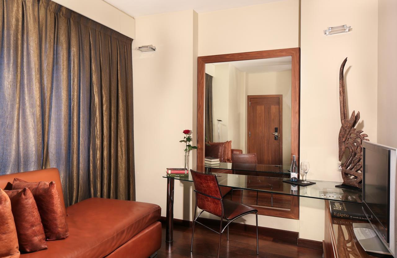 Hotel Gran Derby Suites, A Small Luxury Hotel Of The World Βαρκελώνη Εξωτερικό φωτογραφία