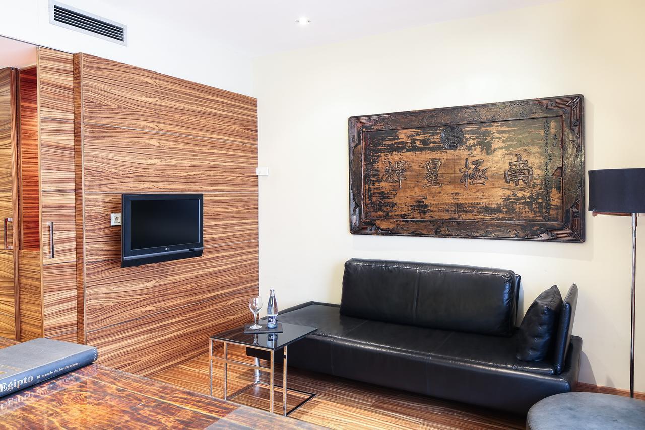 Hotel Gran Derby Suites, A Small Luxury Hotel Of The World Βαρκελώνη Εξωτερικό φωτογραφία